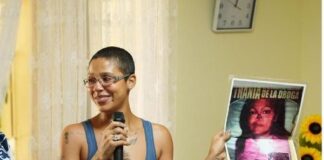 Tokischa dona RD$500 mil en visita a Hogar Crea y comparte mensaje de transformación