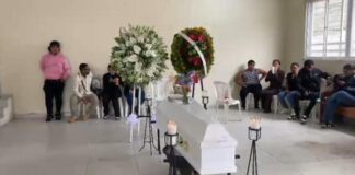 Velan restos de empleado del ayuntamiento de Santiago