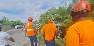 Seis personas lesionadas tras deslizamiento de minibús en cruce de Cabral