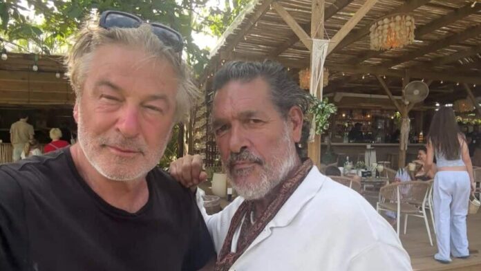 alec-baldwin-disfruta-de-semana-santa-en-las-terrenas-b04f3280-focus-0-0-896-504