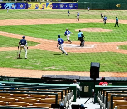 Más de 130 prospectos internacionales muestran su talento ante equipos de MLB en el Quisqueya