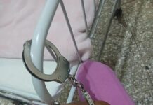 Denuncian violación a los derechos humano, tras esposar en hospital parturienta junto a su bebe