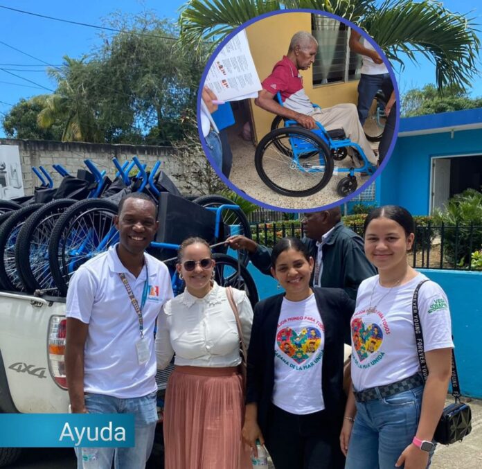 sillas de ruedad en sabana de la mar