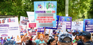 Trabajadores de la salud reactivan protestas por aumentos salariales y pensiones