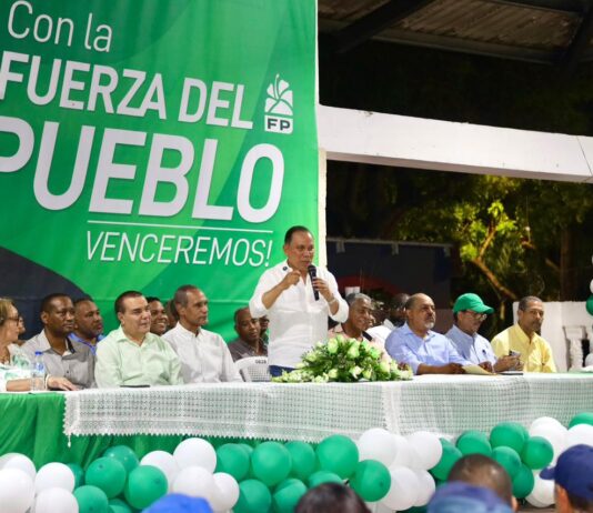 Radhamés Jiménez desata ola de juramentaciones masivas en SPM: profesionales, jóvenes y empresarios se suman a la Fuerza del Pueblo