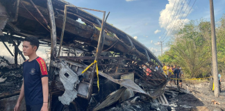 16 muertos por el choque entre un autobús y un camión en Indonesia
