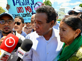 Senador de San Juan, se suma a marcha contra proyecto minero