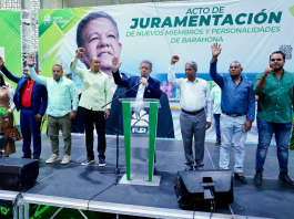 Expresidente Fernández juramenta nuevos miembros en Fuerza del Pueblo en Barahona