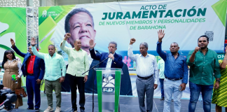 Expresidente Fernández juramenta nuevos miembros en Fuerza del Pueblo en Barahona