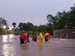 Dos personas son rescatadas con vida tras crecida del río Guayabito en Bayaguana