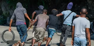 Enfrentamientos entre pandillas dejan decenas de muertos y desplazados en Haití