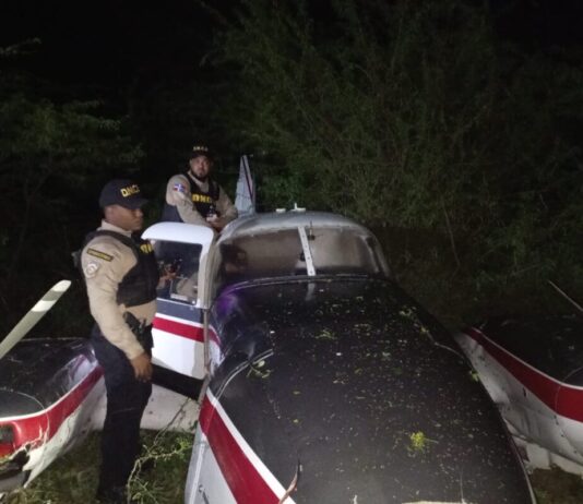 Avioneta se precipita en Cumayasa, tripulantes sobreviven de milagro