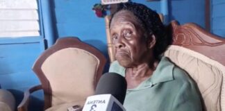 “Me robaron los dientes”, mujer de 78 años denuncia atraco cuando iba al hospital en Villa Mella