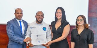 CAESCO gradúa primer grupo de líderes en Innovación Social y Comunitaria
