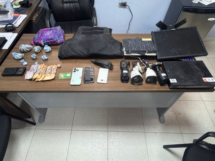 Desmantelan presunta estructura criminal en San Juan; seis personas fueron arrestadas durante allanamiento