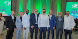 La UCE fortalece vínculos con sus egresados internacionales durante encuentro celebrado en Miami