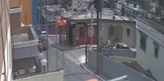 Camión pierde el control en Higüey y deja un motociclista herido