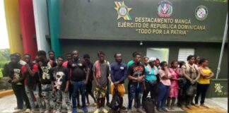 Ejército detiene vehículo que transportaba 14 extranjeros indocumentados en Montecristi
