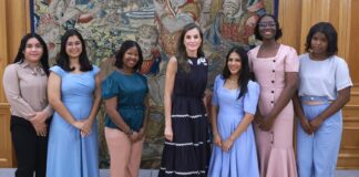 La reina Letizia recibe a seis becarias dominicanas
