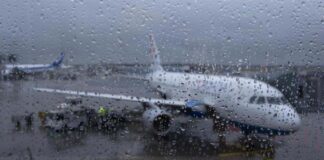 Tormentas paralizan operaciones en aeropuertos de Nueva York con cientos de vuelos cancelados