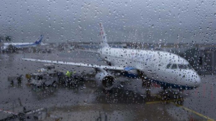 Tormentas paralizan operaciones en aeropuertos de Nueva York con cientos de vuelos cancelados