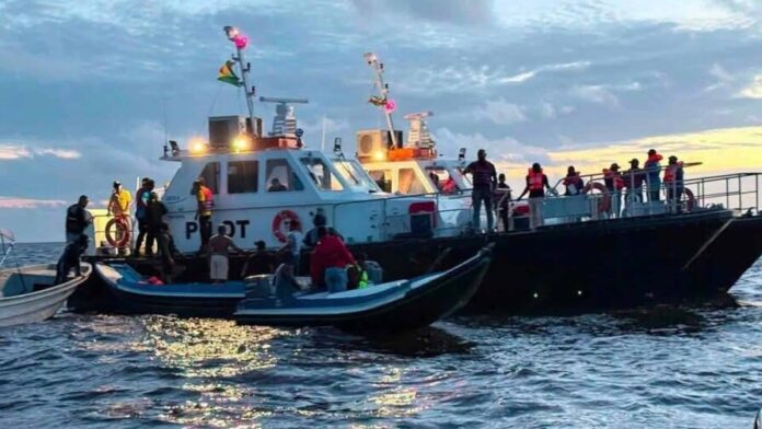 aumenta-numero-de-rescatados-tras-naufragio-de-ferry-en-guyana-29359423-focus-0-0-896-504