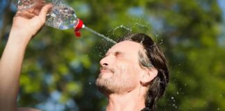 Oleaje peligroso en ambas costas, calor sofocante y pocas lluvias para este sábado