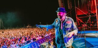 Cantautor dominicano Juan Luis Guerra convirtió Son Fusteret en una gran fiesta de bachata