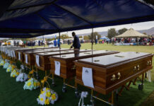 Recuperan 12 cuerpos más en el desastre de ferry en Zimbabue y la cifra de muertos aumenta a 84