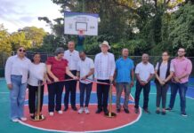 Inauguran primera etapa de cancha de baloncesto y voleibol en el cercado de Vicentillo