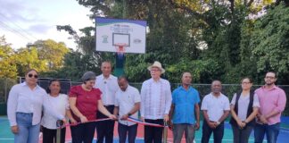 Inauguran primera etapa de cancha de baloncesto y voleibol en el cercado de Vicentillo