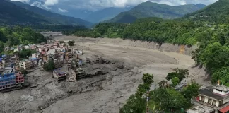 Riada en Nepal destruye 27 puentes