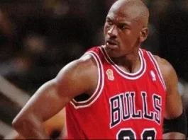 La chaqueta que Jordan usó en su último partido con los Bulls, se subastaría por US$ 100 millones