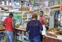 Detallistas anuncian plan nacional para competir con grandes cadenas y bajar precios
