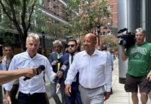 Dejan en libertad bajo condiciones al alcalde de Lawrence tras acusarlo de fraude