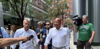 Dejan en libertad bajo condiciones al alcalde de Lawrence tras acusarlo de fraude