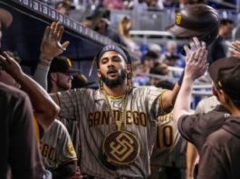 MLB aprueba venta Padres de San Diego por US$3,9 billones