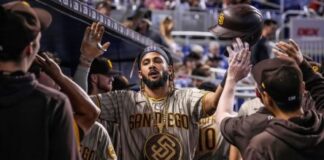 MLB aprueba venta Padres de San Diego por US$3,9 billones