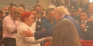 Trump abraza dominicana cuyo niño fue asesinado en El Bronx