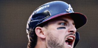 Oportuno HR de Riley voltea la pizarra y Bravos ganan épico juego 1 ante Filis