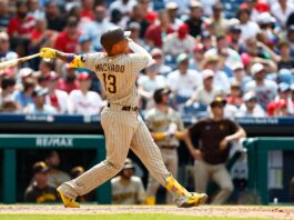 Machado dispara de 5-4; Devers pega su jonrón 30