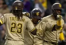 Padres triunfa sobre los Rockies y amplían su ventaja por tercer comodín