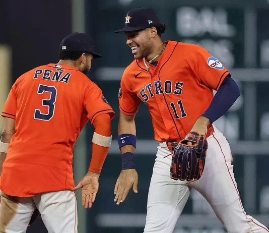 Dominicanos Jeremy Peña y Brayan Abreu brillan en triunfo de Astros sobre los Reales