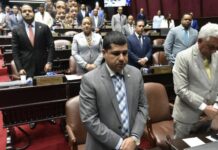 Diputados reconocen a Ramón Orlando por sus 50 años de trayectoria artística