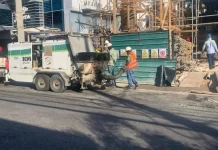 Director del INTRANT sanciona 15 empresas constructoras por lanzar materiales en vía pública
