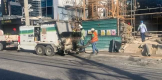 Director del INTRANT sanciona 15 empresas constructoras por lanzar materiales en vía pública
