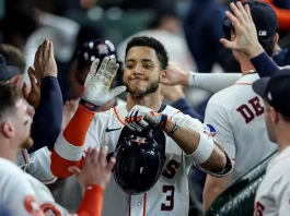 Astros vencen 4-2 a Reales con par de jonrones del dominicano Jeremy Peña