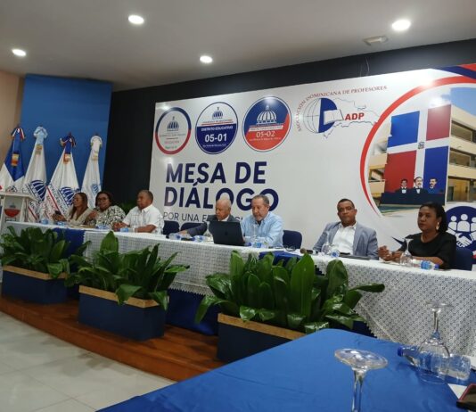 Regional de Educación 05 y ADP, participan en mesa de diálogo en SPM para buscar solución al inicio del año escolar en algunos centros