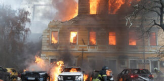 Mueren 12 personas y 200 heridas por ataques rusos en Kiev