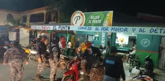 Policía ocupa arma y drogas durante operativo en Barahona